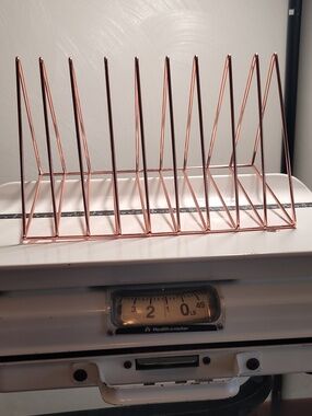 Rose Gold Wire Dish/Plate Organizer Rack. 9 Slot